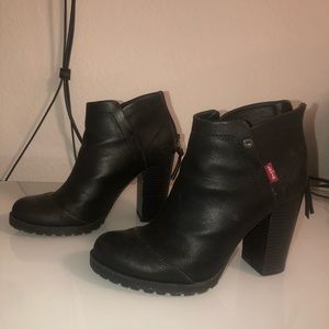 Levi’s high ankle black boots